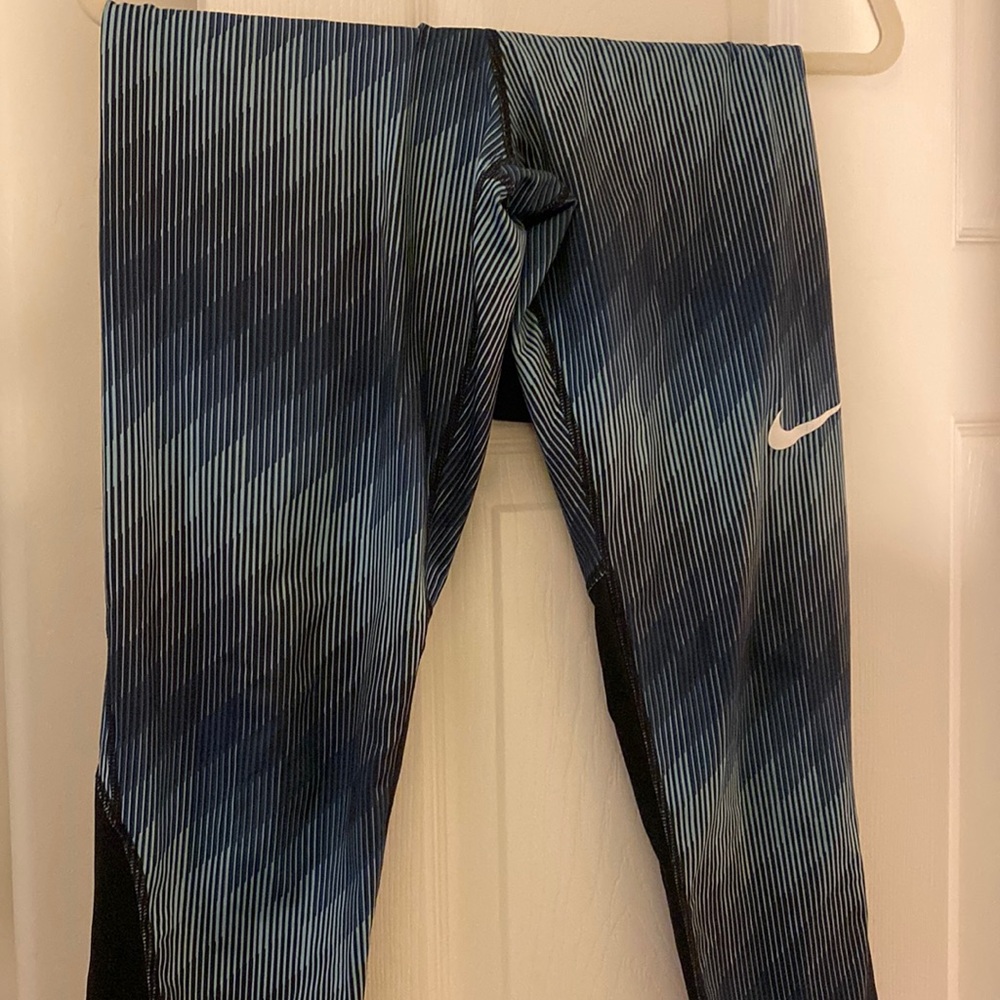 Nike cropped workout leggings.